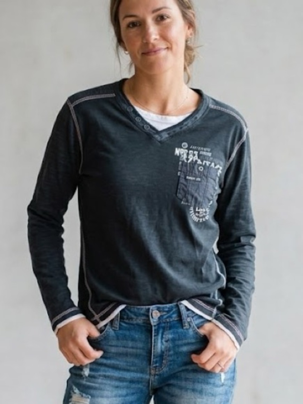 Urban Vintage L-Sleeve Distressed Look Blue Cotton Pocket Tee - Size S